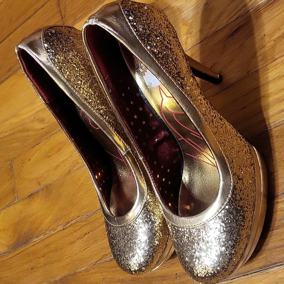 Baby Phat Shoes - Baby Phat Sz 8.5 GOLD High Heels 👠